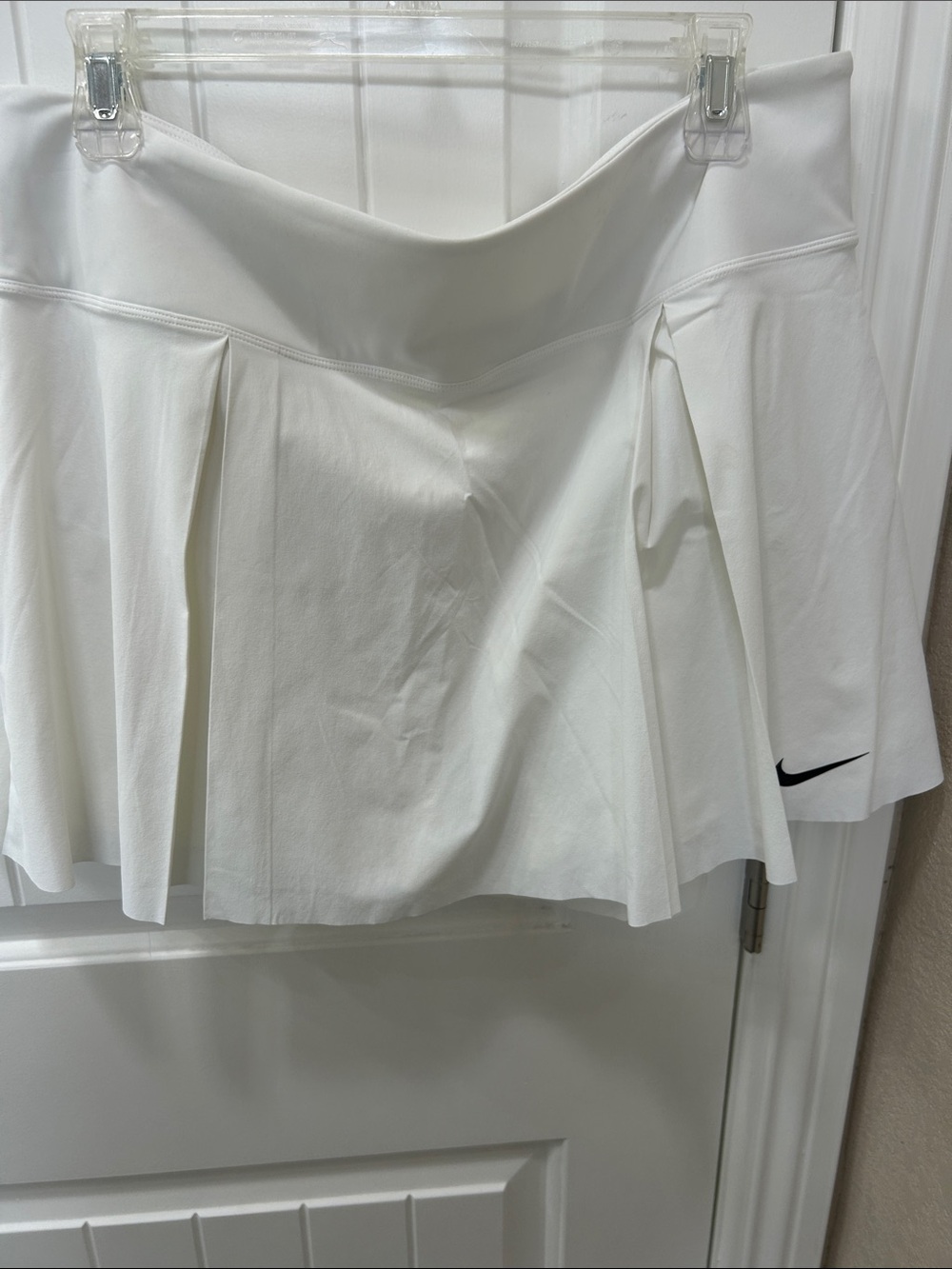 Nike White Women’s Pleated Tennis Skort with Swoosh